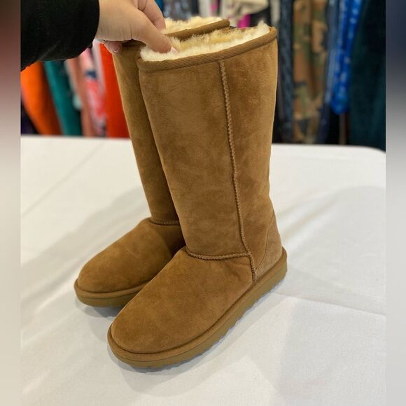 UGG BOOTS TALL CHESTNUT BROWN - Picture 1 of 8